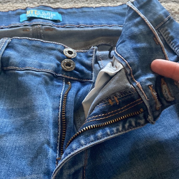 Light Blue Ripped Jeans - Picture 7 of 9